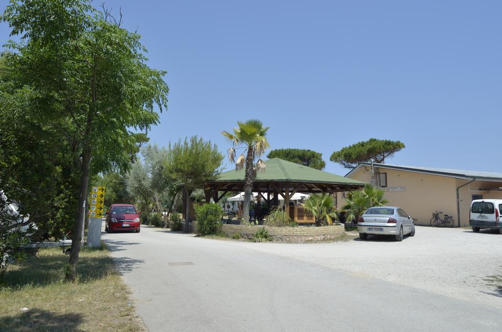 Camping La Pineta بورتو ريكاناتي المظهر الخارجي الصورة